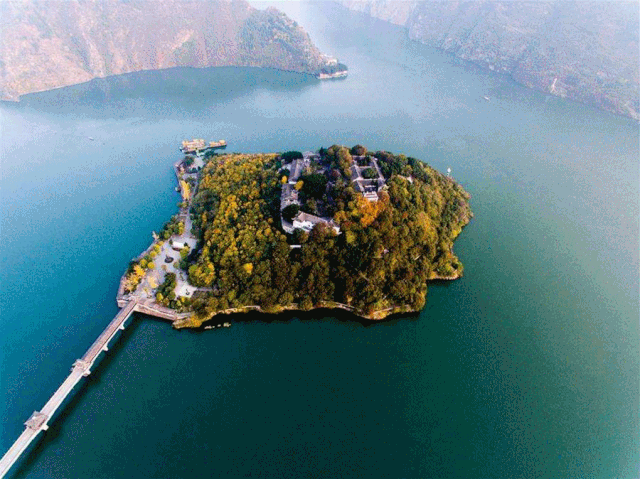 白帝城位于什么地方_朝辞白帝彩云间是什么地方_古巴比伦位于哪个地方