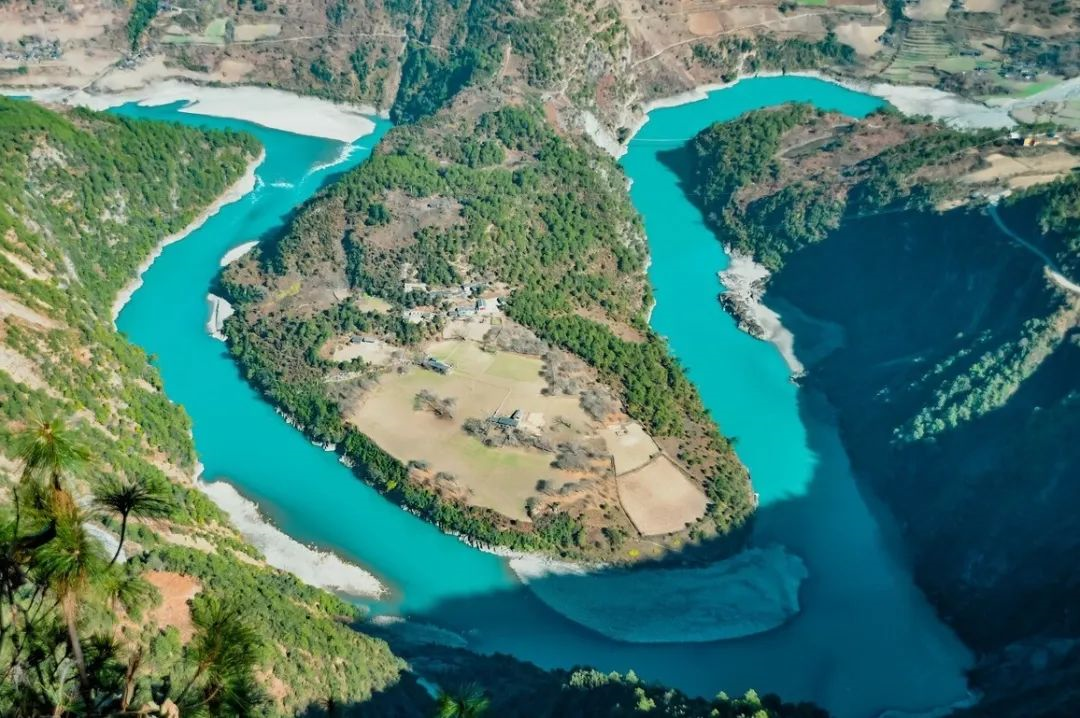 去韶山旅游有几个景点_去南宁旅游一般都是那些景点_云南旅游必去的景点