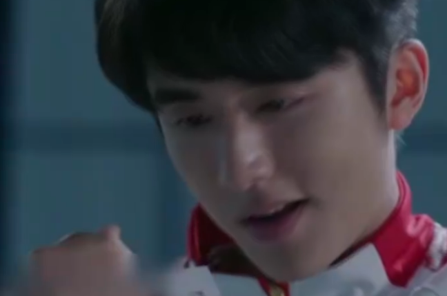 冰糖炖雪梨：黎语冰太酥，社交圈公布棠雪照片：小傻子我喜欢的女生就是你