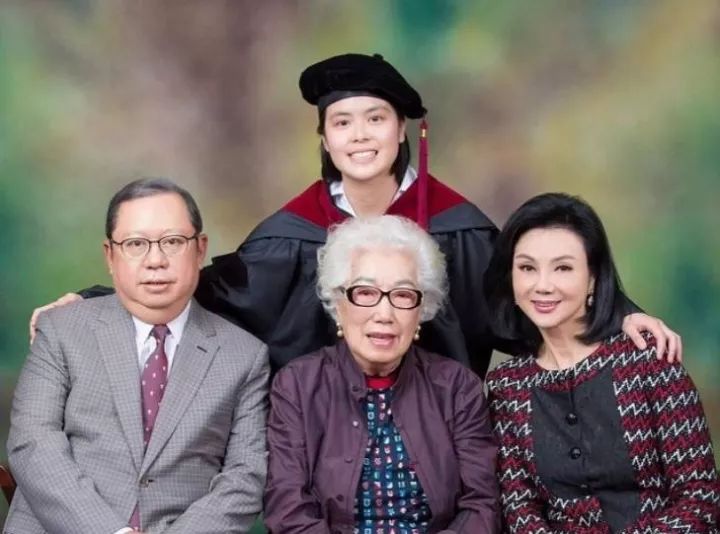 林爱儿_何超盈与林爱儿_林爱儿图片