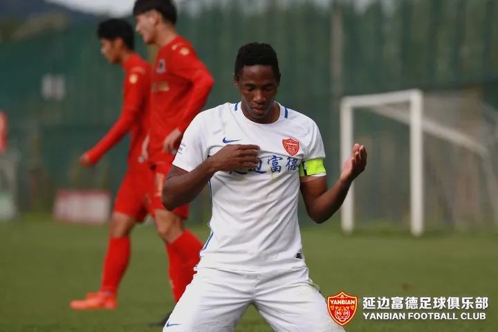 梅西梅开二度_10u梅西和14w梅西_墙角数枝梅 凌寒独自开