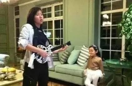 李小璐女儿不像父母_李小璐父母是谁_李小璐父母