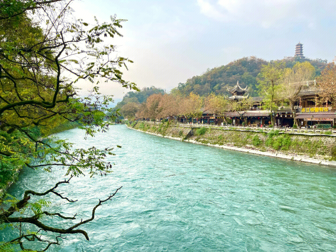 都江堰水利工程修建的年代是哪里什么时候_李冰修建都江堰故事_李冰父子修建都江堰的故事