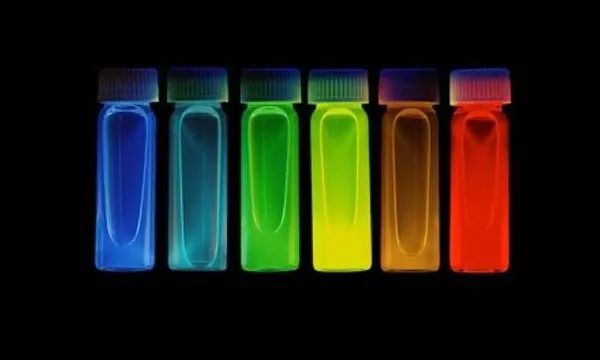 led灯与oled灯_从led到oled 人类照明灯_oled和led