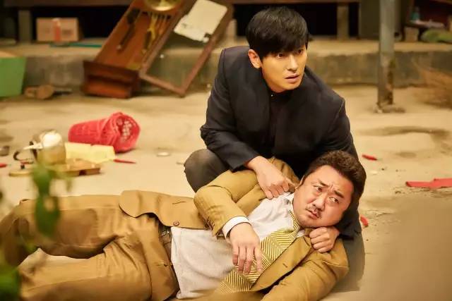 【票·数据】#香港票房#《与神同行2》三连冠 《反贪风暴3》开画居亚