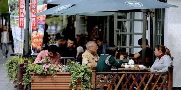 上海街头酒吧_上海酒吧街在哪儿_上海酒吧一条街