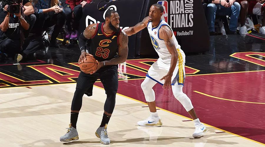 凯文乐福西装帅气图片_凯文乐福是黑人还是白人_凯文·乐福