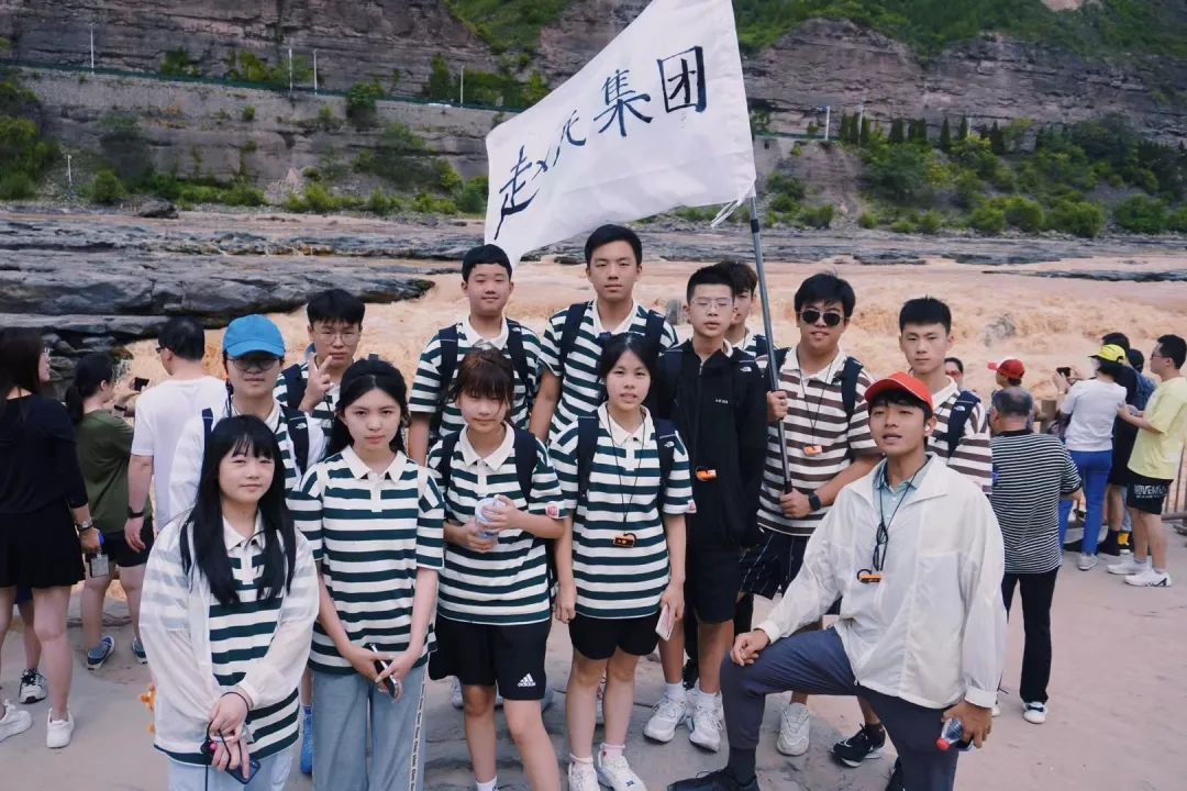 撕衣服小游戏 小九夏令营：那个撕裤子结绳子翻出去打游戏的孩子怎么样了？