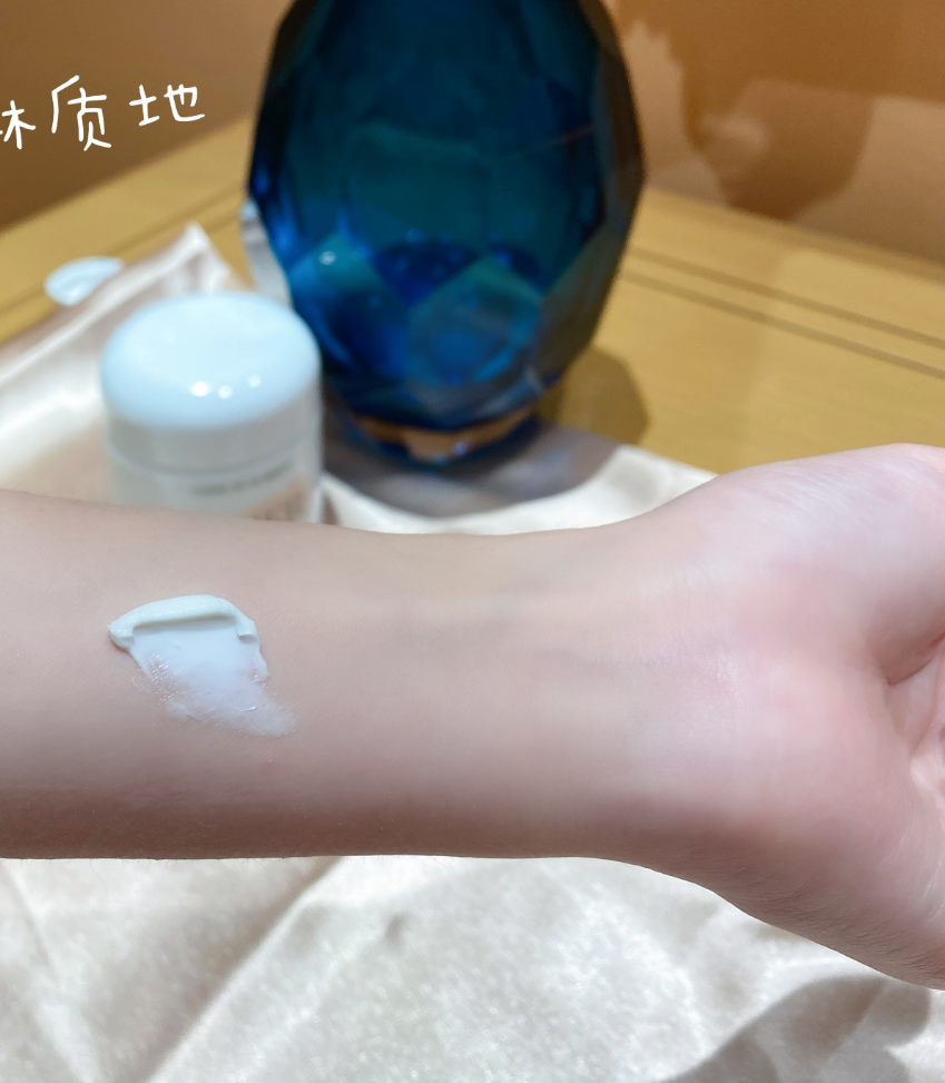 黑绷带面霜里面的小勺是干嘛的_面霜神奇绷带黑色是什么_黑绷带面霜真的那么神奇吗