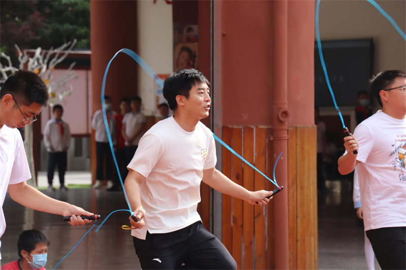 长塘里小学校徽_长塘里小学_长塘里小学张莉