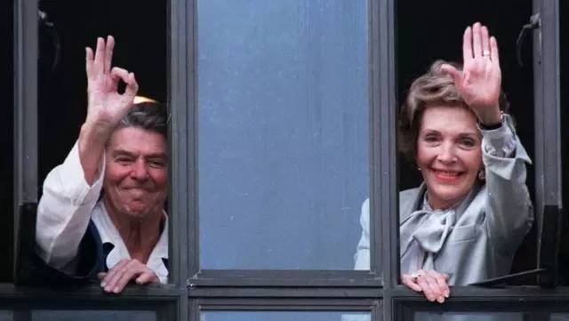 里根南希情书结婚22年_里根南希爱情150字_南希·里根