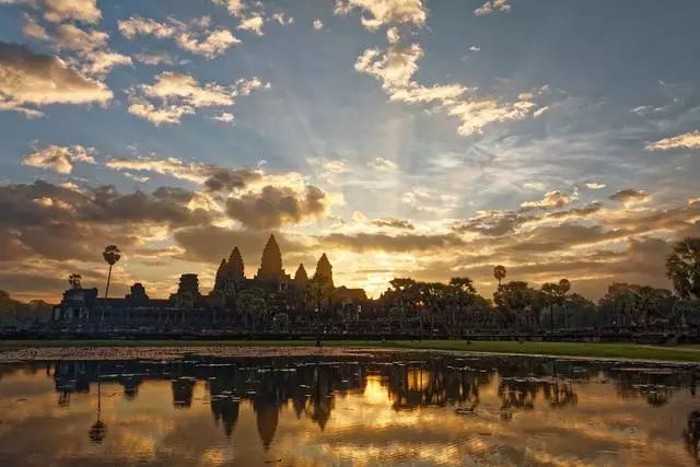 吴哥窟是哪个国家的?_吴哥窟国语叫什么_吴哥窟啥意思