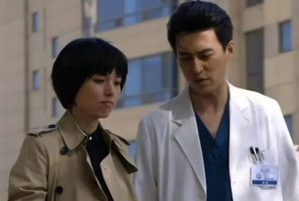 靳东老婆演的电影_靳东她老婆_靳东的老婆